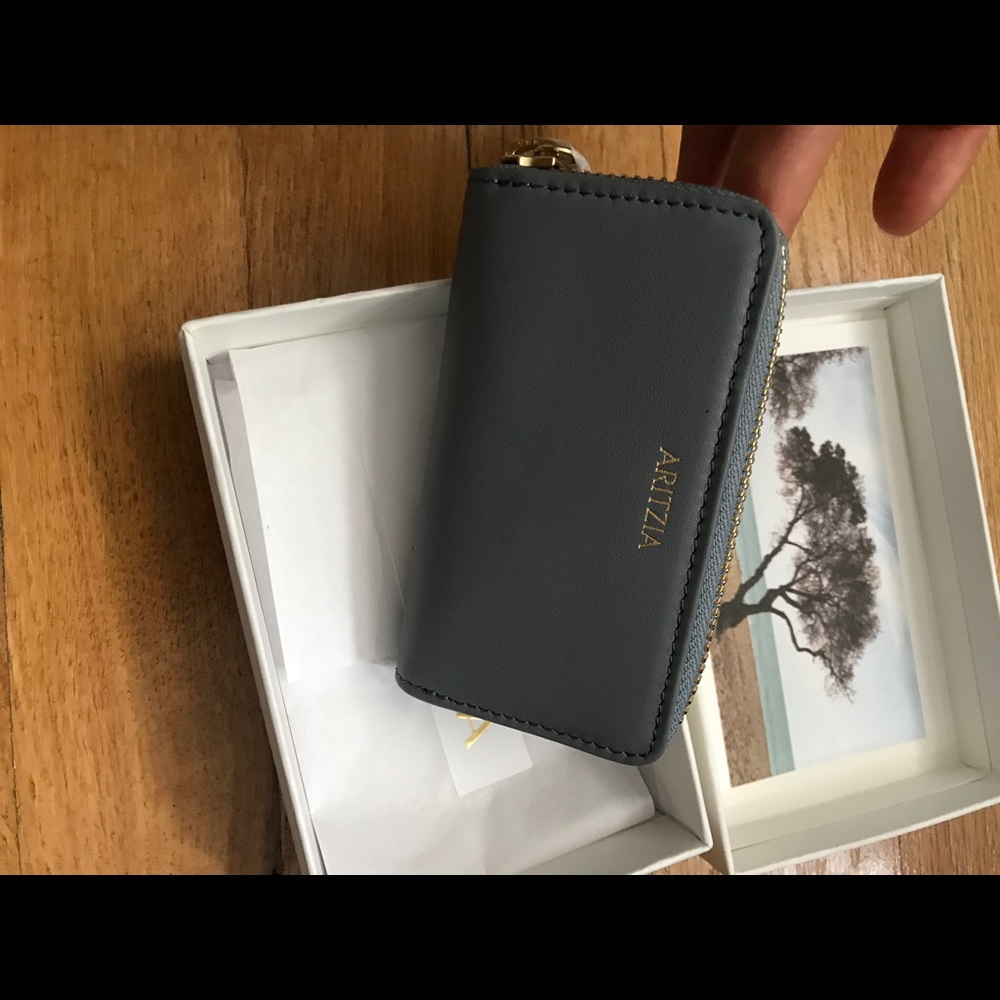 Brand new wallet - Picture 2 of 4
